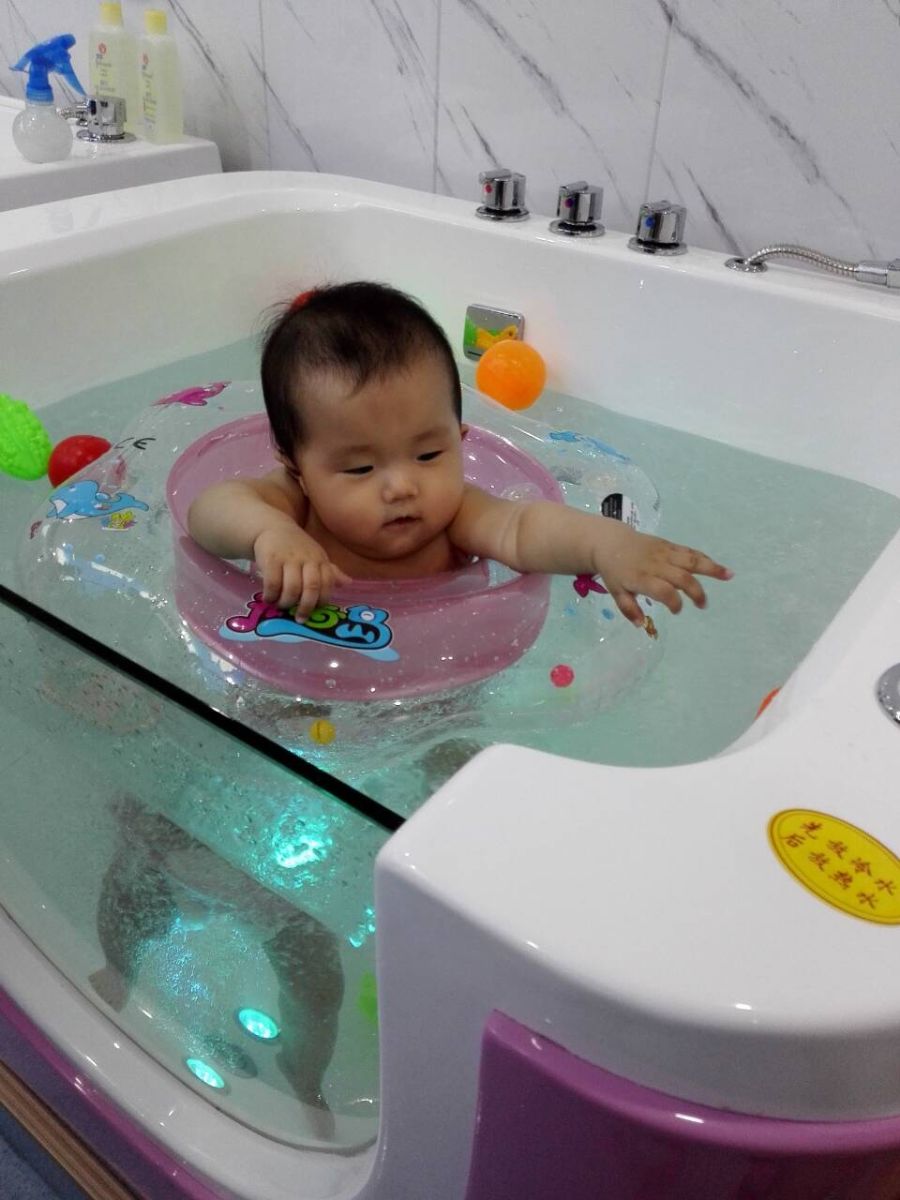 婴儿游泳的好处